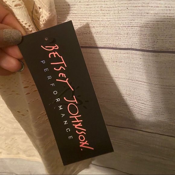 NWT Small Betsy Johnson Performance - Picture 6 of 6